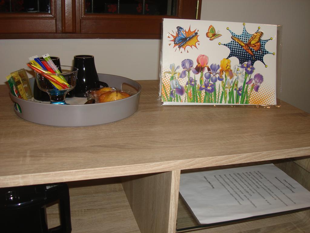 Deluxe Double Room Shower
